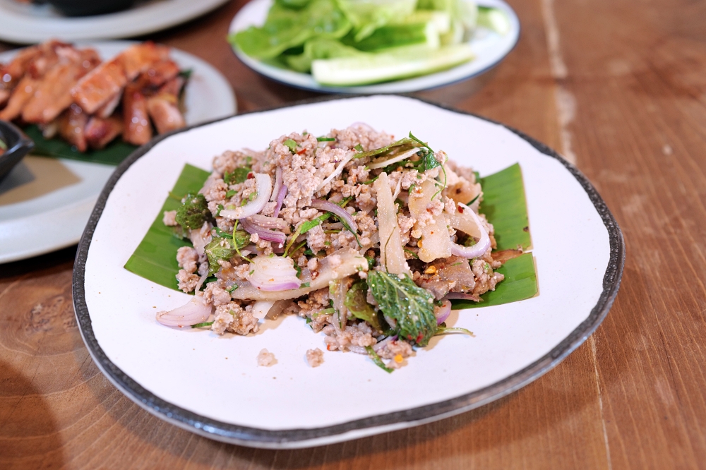 清萊美食推薦｜Panya Premium ESAN food：份量紮實的平價東北菜 @捲捲頭 ♡ 品味生活