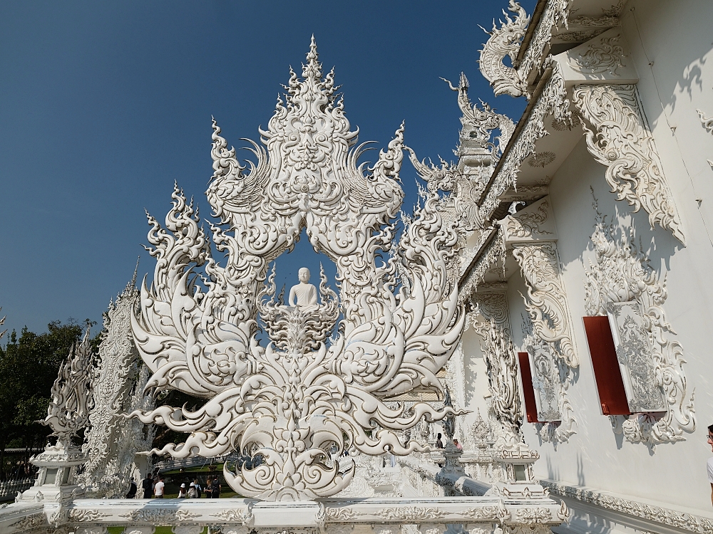【清萊景點】 白廟Wat Rong Khun：走過輪迴橋，親睹泰國最美藝術寺廟 @捲捲頭 ♡ 品味生活