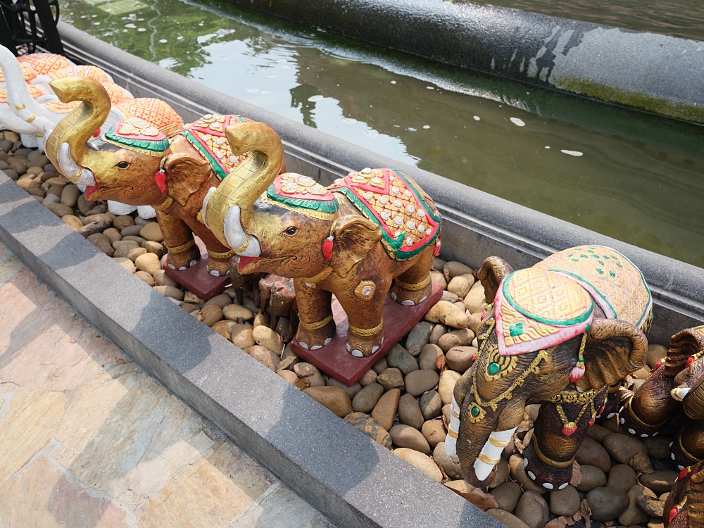 泰國曼谷景點推薦｜三頭象神博物館，網路訂票更划算，必訪粉紅神象。 @捲捲頭 ♡ 品味生活