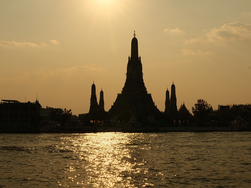 曼谷河濱景點攻略｜大皇宮、臥佛寺、鄭王廟半日遊，最有效率玩法分享 @捲捲頭 ♡ 品味生活