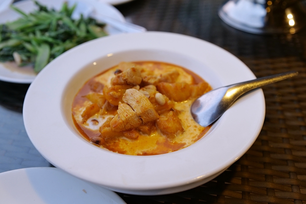 清邁住宿推薦｜大象朋友旅館：體驗大象叫你起床，湄王區山林木屋 @捲捲頭 ♡ 品味生活