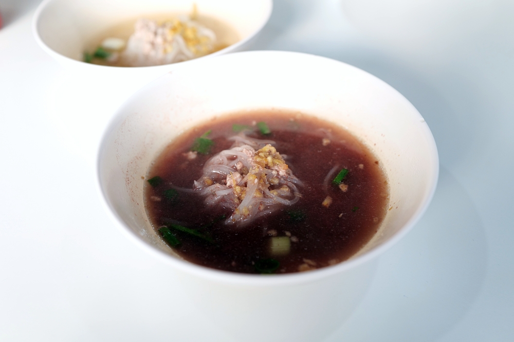 清邁美食推薦｜Kuaytiaw 3 Baht 三元船麵：一碗只要 3 元的極致平價體驗 @捲捲頭 ♡ 品味生活