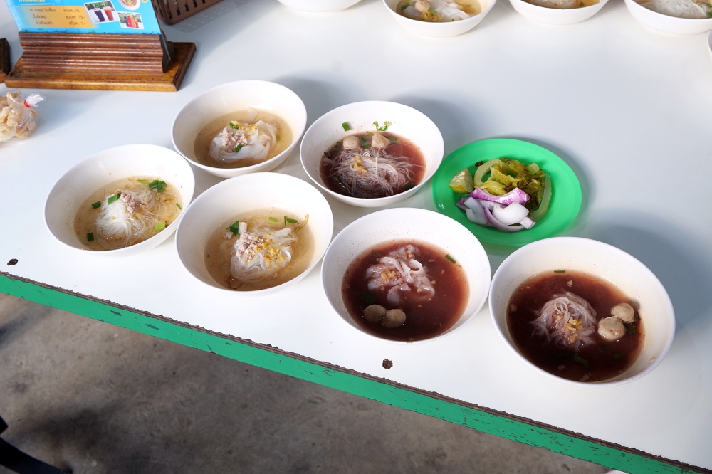 清邁美食推薦｜Kuaytiaw 3 Baht 三元船麵：一碗只要 3 元的極致平價體驗 @捲捲頭 ♡ 品味生活