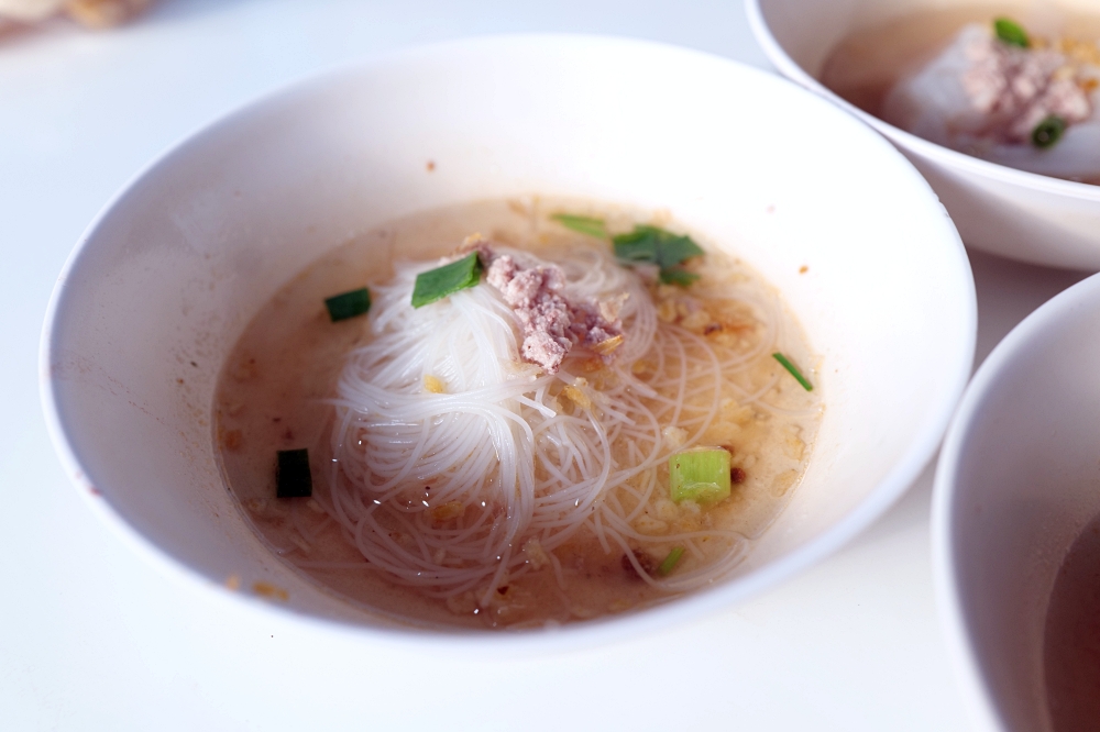 清邁美食推薦｜Kuaytiaw 3 Baht 三元船麵：一碗只要 3 元的極致平價體驗 @捲捲頭 ♡ 品味生活