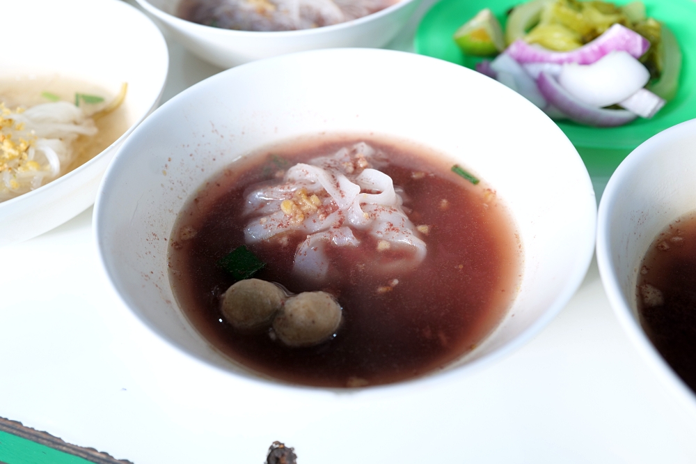 清邁美食推薦｜Kuaytiaw 3 Baht 三元船麵：一碗只要 3 元的極致平價體驗 @捲捲頭 ♡ 品味生活