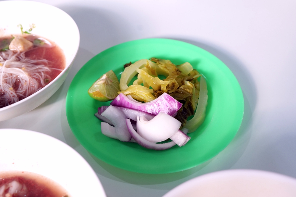 清邁美食推薦｜Kuaytiaw 3 Baht 三元船麵：一碗只要 3 元的極致平價體驗 @捲捲頭 ♡ 品味生活