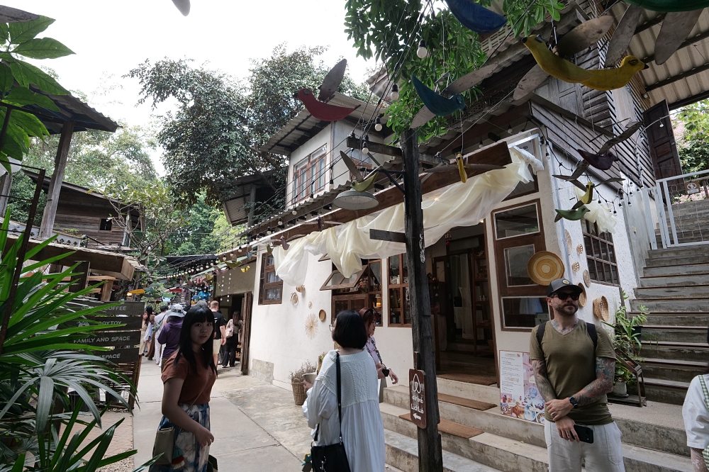 Baan Kang Wat 藝術村:交通停車超方便,40間職人小店逛到排隊 @捲捲頭 ♡ 品味生活 Baan Kang Wat 藝術村:交通停車超方便,40間職人小店逛到排隊 @捲捲頭 ♡ 品味生活