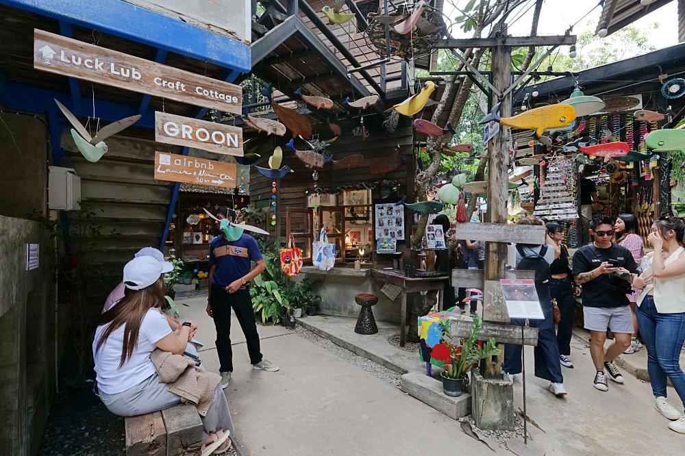 Baan Kang Wat 藝術村:交通停車超方便,40間職人小店逛到排隊 @捲捲頭 ♡ 品味生活 Baan Kang Wat 藝術村:交通停車超方便,40間職人小店逛到排隊 @捲捲頭 ♡ 品味生活