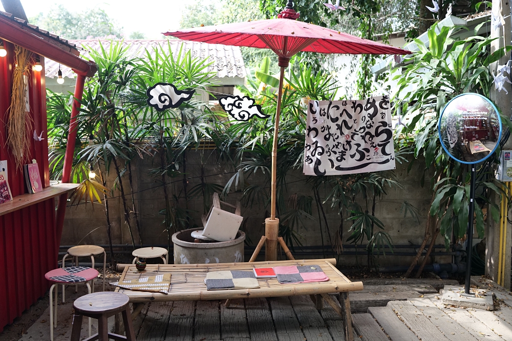 Baan Kang Wat 藝術村：交通停車超方便，40間職人小店逛到排隊 @捲捲頭 ♡ 品味生活