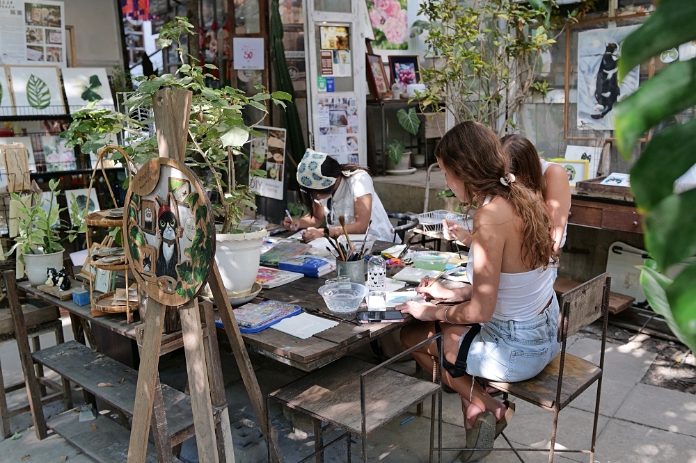 【2026清邁必去四大市集】清邁市集攻略:伴手禮、網美打卡、文青手作全收錄 @捲捲頭 ♡ 品味生活