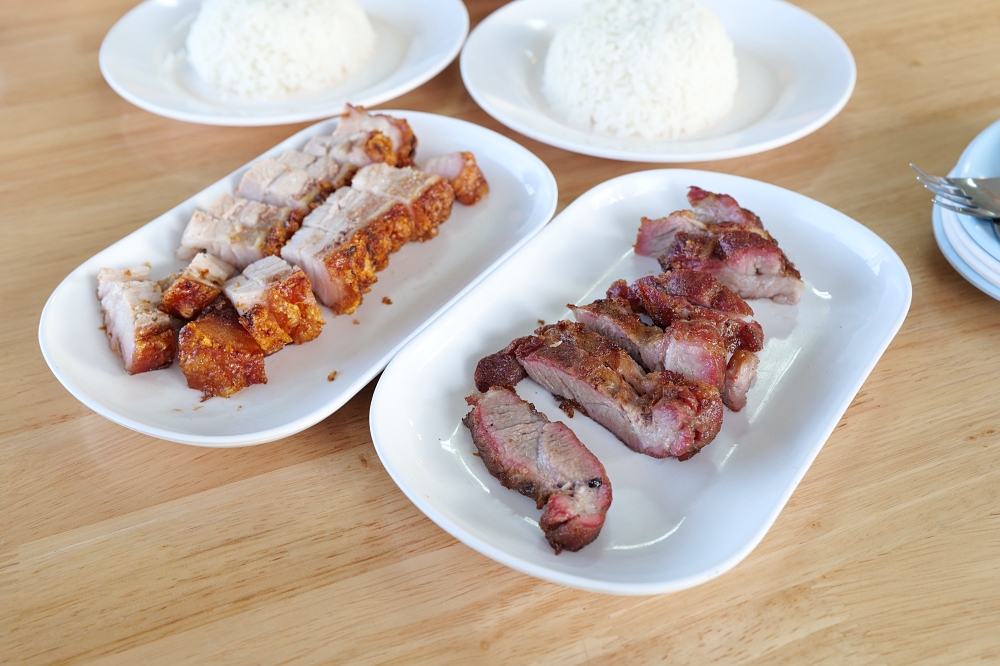 清邁美食推薦｜Neng&rsquo;s Clay Oven：酥脆到「喀啦」響的神級陶甕烤豬！ @捲捲頭 ♡ 品味生活