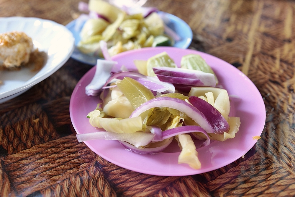 清邁美食｜Kanom Jeen Pa Pom，中文查不到的在地神店，早上 8 點就開排！ @捲捲頭 ♡ 品味生活