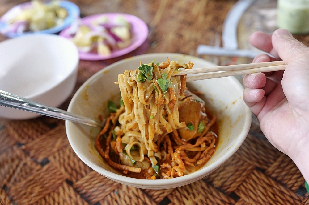 清邁美食｜Kanom Jeen Pa Pom，中文查不到的在地神店，早上 8 點就開排！ @捲捲頭 ♡ 品味生活