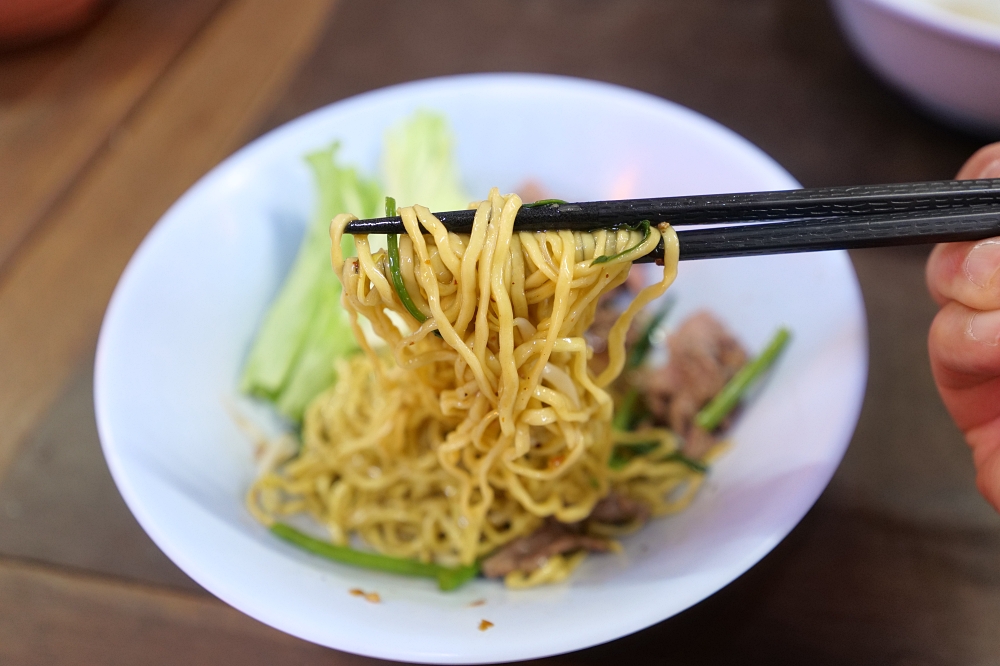 清邁美食推薦｜Blue noodle：銅板價泰式牛肉麵，฿70 起開吃！ @捲捲頭 ♡ 品味生活