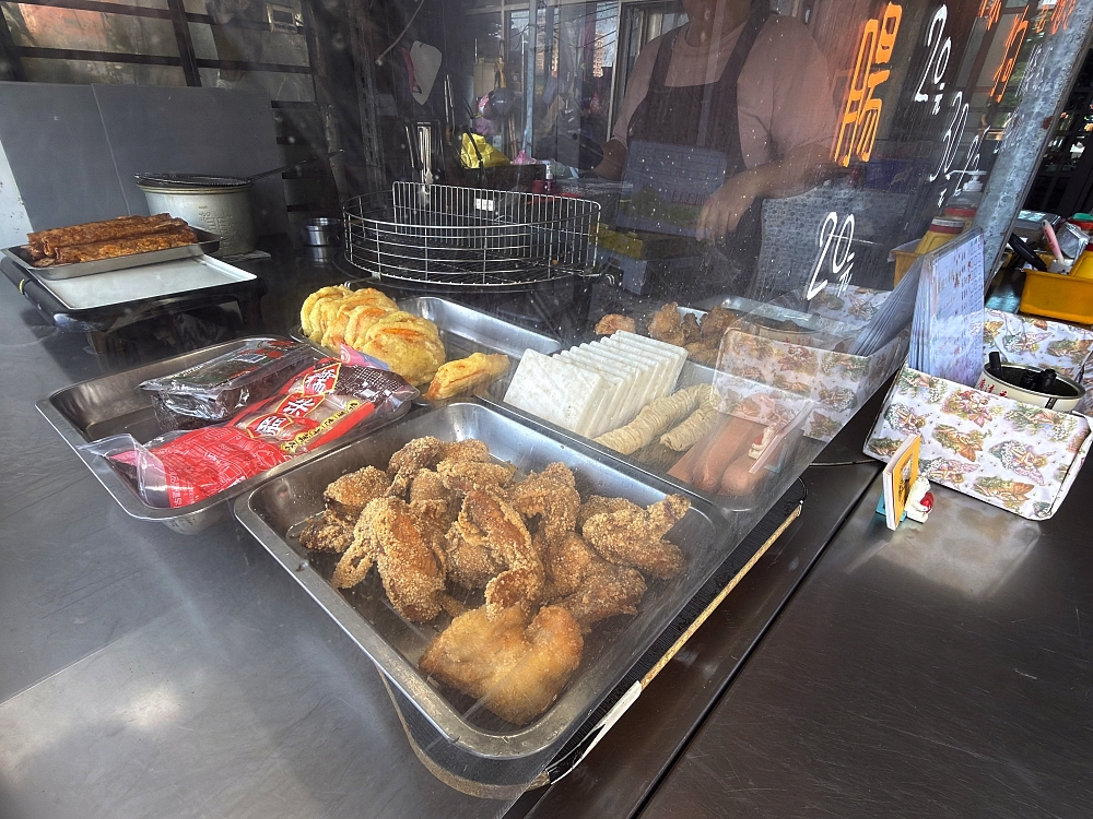 【宜蘭美食】 素蘭姐ㄟ春捲、地瓜蝦餅：隱身巷弄的 500 碗入選小吃 @捲捲頭 ♡ 品味生活