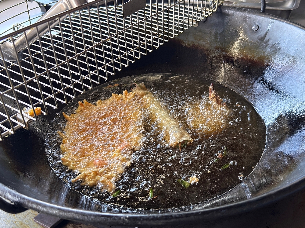 【宜蘭美食】 素蘭姐ㄟ春捲、地瓜蝦餅：隱身巷弄的 500 碗入選小吃 @捲捲頭 ♡ 品味生活