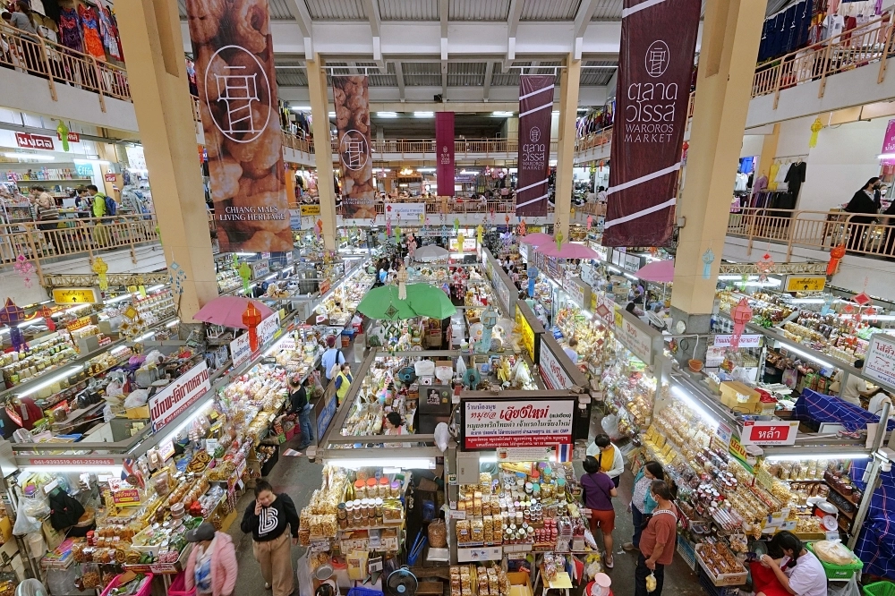 台南李老闆香港菠蘿包，當日新鮮現烤，超好吃奶油嘴裡爆炸，必點招牌菠蘿油、雞尾包 @捲捲頭 ♡ 品味生活