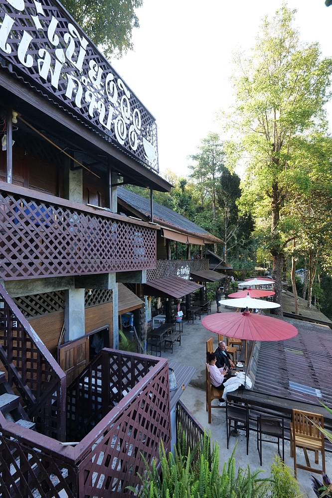 【清邁景點】 湄康蓬村Mae Kampong：泰北百年山城，涼爽森林咖啡廳巡禮 @捲捲頭 ♡ 品味生活