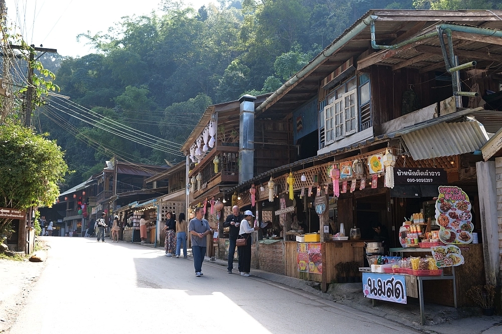 台中沙鹿彩繪村，原創性十足，帶你回到過去的好時光! @捲捲頭 ♡ 品味生活