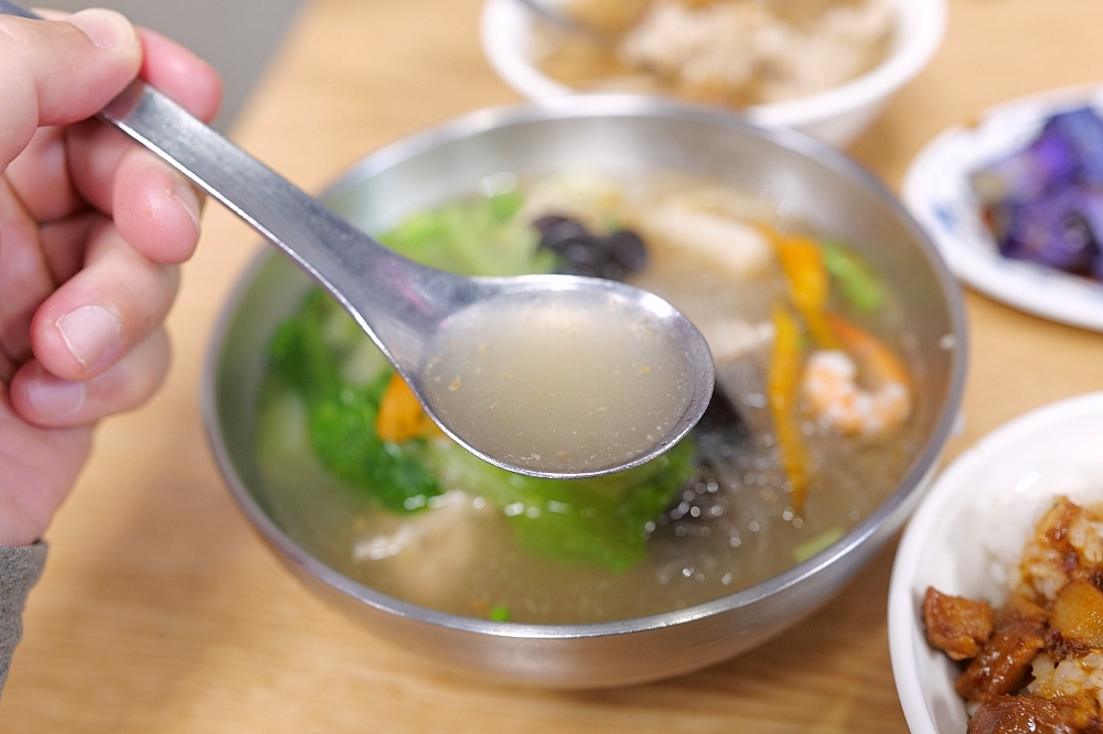 【礁溪美食】 玉仁八寶冬粉 1號店：配料滿滿的八寶冬粉與多樣小菜 @捲捲頭 ♡ 品味生活