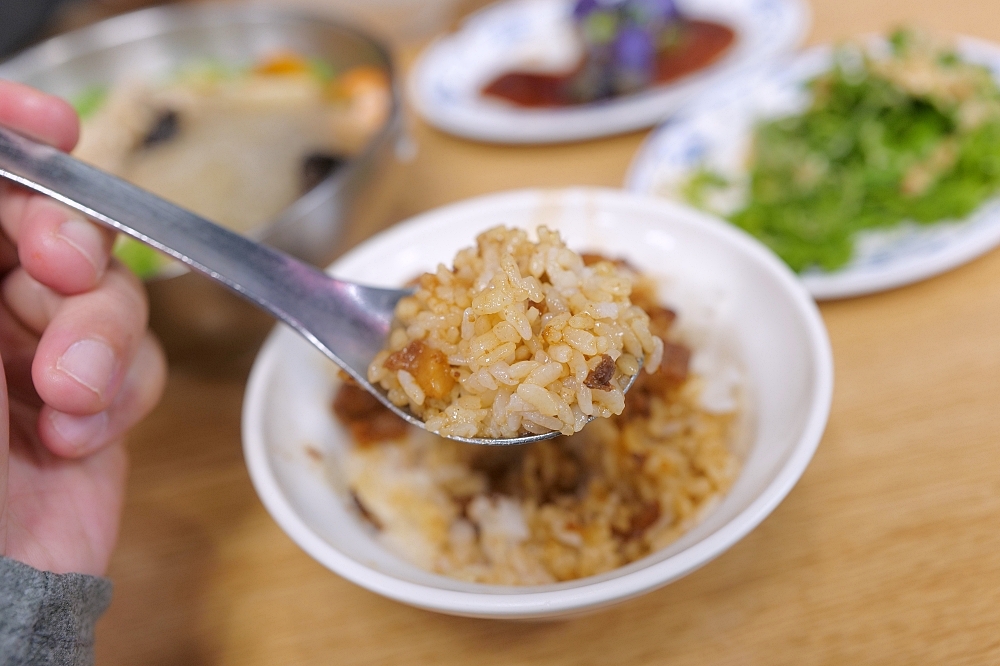【礁溪美食】 玉仁八寶冬粉 1號店：配料滿滿的八寶冬粉與多樣小菜 @捲捲頭 ♡ 品味生活
