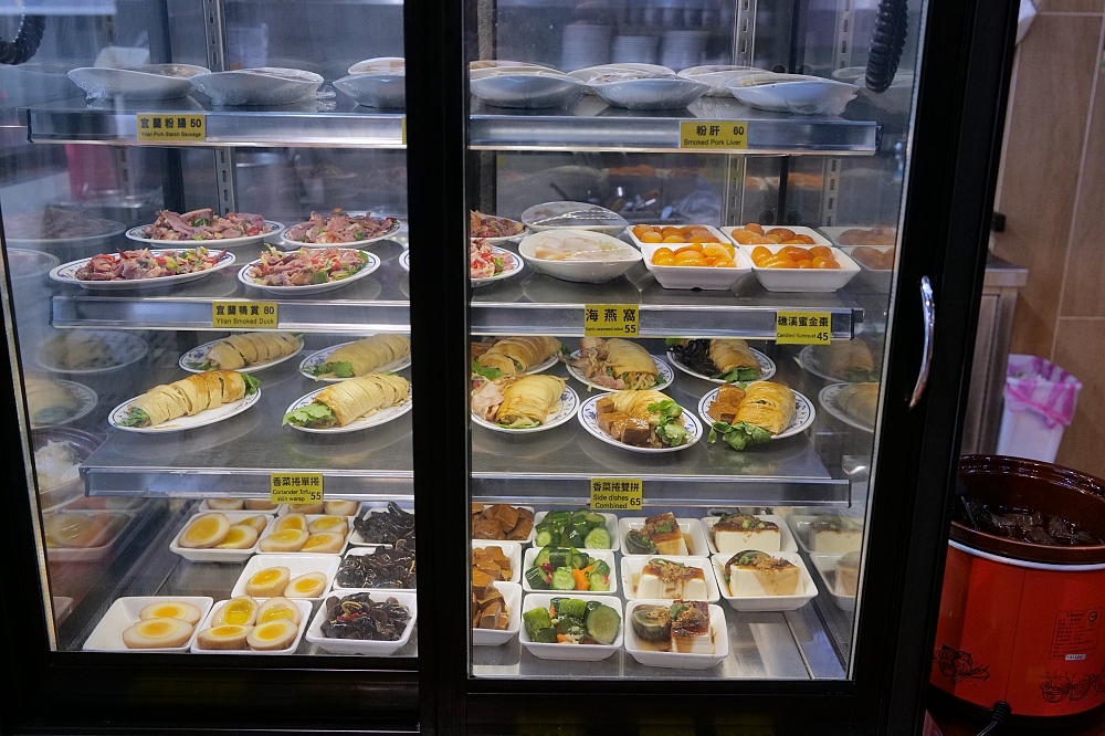 【礁溪美食】 玉仁八寶冬粉 1號店：配料滿滿的八寶冬粉與多樣小菜 @捲捲頭 ♡ 品味生活