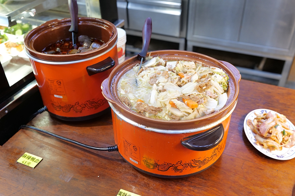 【礁溪美食】 玉仁八寶冬粉 1號店：配料滿滿的八寶冬粉與多樣小菜 @捲捲頭 ♡ 品味生活