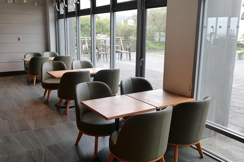 福隆景點推薦｜星巴克福隆觀海門市：海景第一排，看海放空首選！ @捲捲頭 ♡ 品味生活