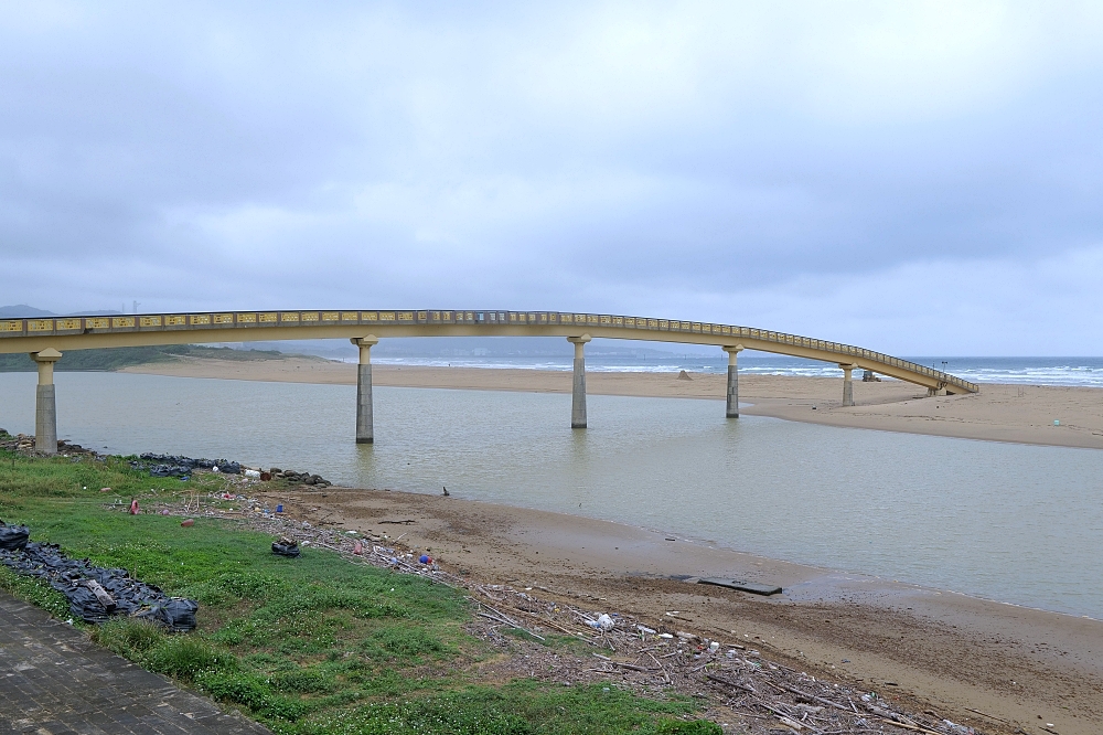 福隆景點推薦｜星巴克福隆觀海門市：海景第一排，看海放空首選！ @捲捲頭 ♡ 品味生活