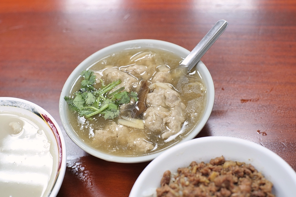 【大同區美食】 龍緣魯肉飯：圓環老字號，瘦肉系滷肉飯與酥脆肉捲攻略 @捲捲頭 ♡ 品味生活