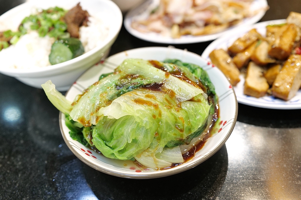 【礁溪美食】 玉仁八寶冬粉 1號店：配料滿滿的八寶冬粉與多樣小菜 @捲捲頭 ♡ 品味生活