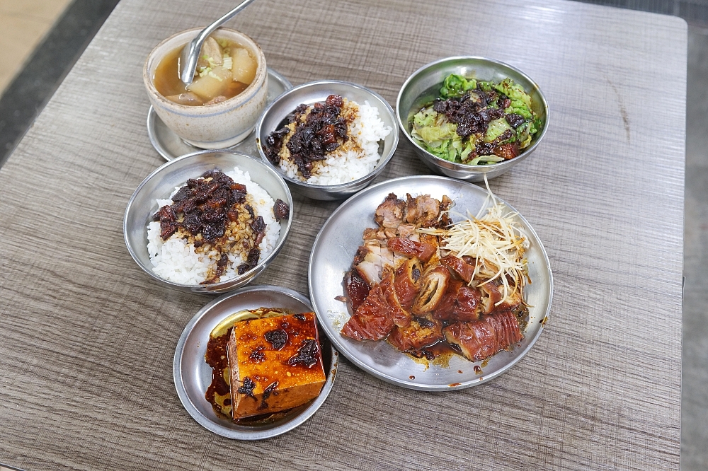 【北投市場美食】 矮仔財滷肉飯好吃嗎？內行必點大腸頭，太晚來真的吃不到 @捲捲頭 ♡ 品味生活