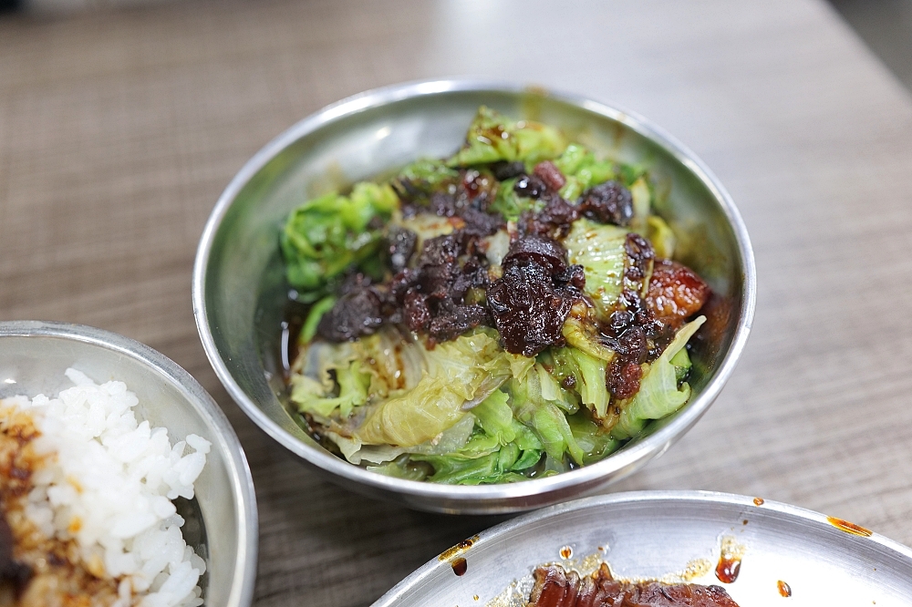 【北投市場美食】 矮仔財滷肉飯好吃嗎？內行必點大腸頭，太晚來真的吃不到 @捲捲頭 ♡ 品味生活