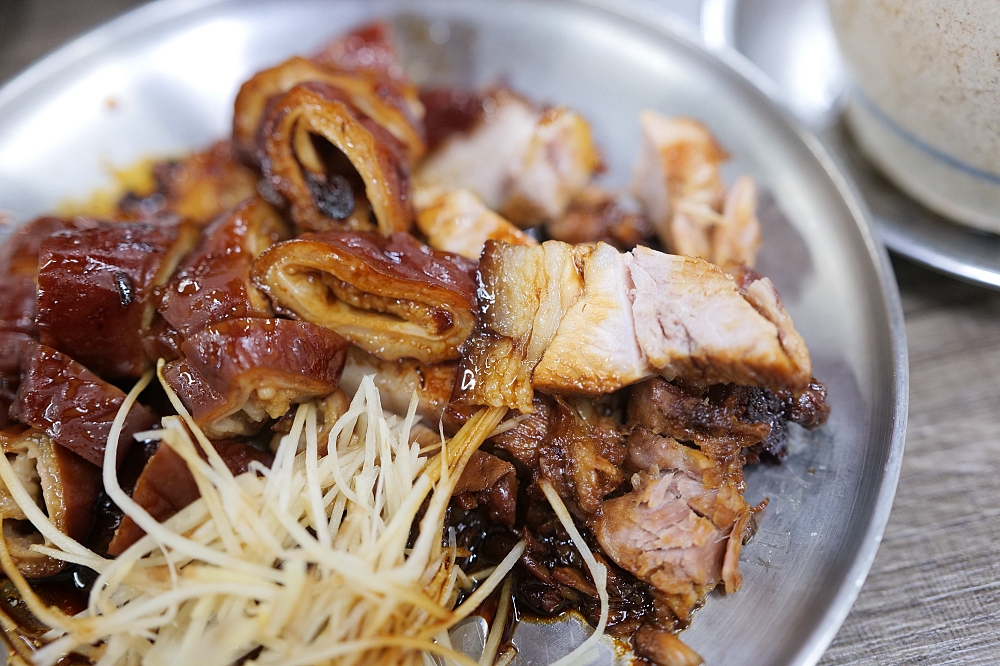 【北投市場美食】 矮仔財滷肉飯好吃嗎？內行必點大腸頭，太晚來真的吃不到 @捲捲頭 ♡ 品味生活