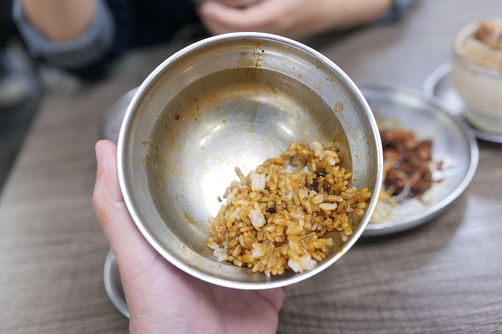 【北投市場美食】 矮仔財滷肉飯好吃嗎？內行必點大腸頭，太晚來真的吃不到 @捲捲頭 ♡ 品味生活