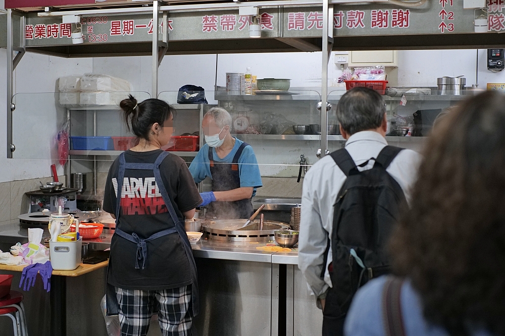 【北投美食】 黃家酸菜滷肉飯：在地人激推！酸菜配半熟蛋超銷魂 @捲捲頭 ♡ 品味生活