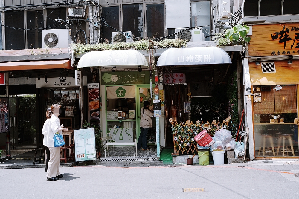 【山豬蛋餅】 晴光市場必吃, 超巨份量、滿載內餡的排隊傳奇 @捲捲頭 ♡ 品味生活