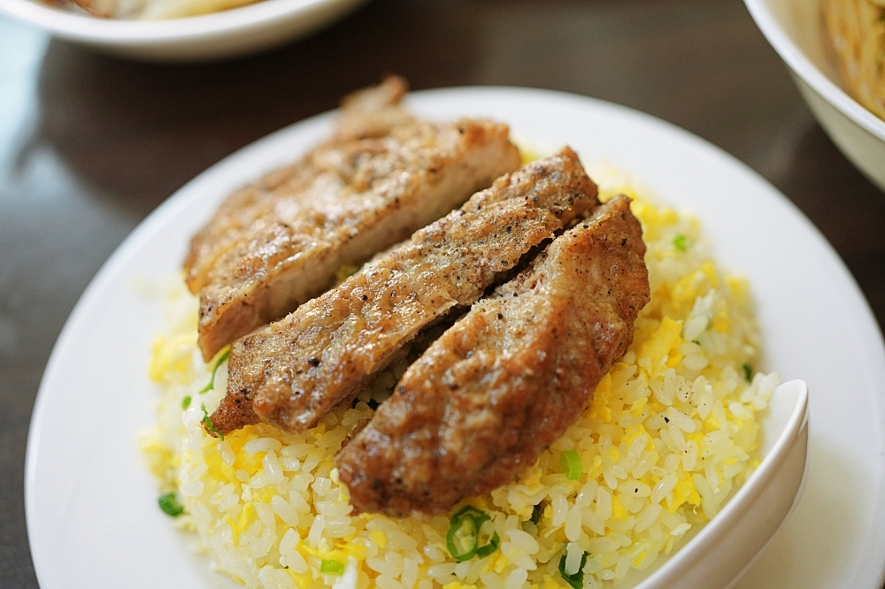 【丰清揚小吃店】 鼎泰豐主廚出來開！必點平價版排骨蛋炒飯 @捲捲頭 ♡ 品味生活