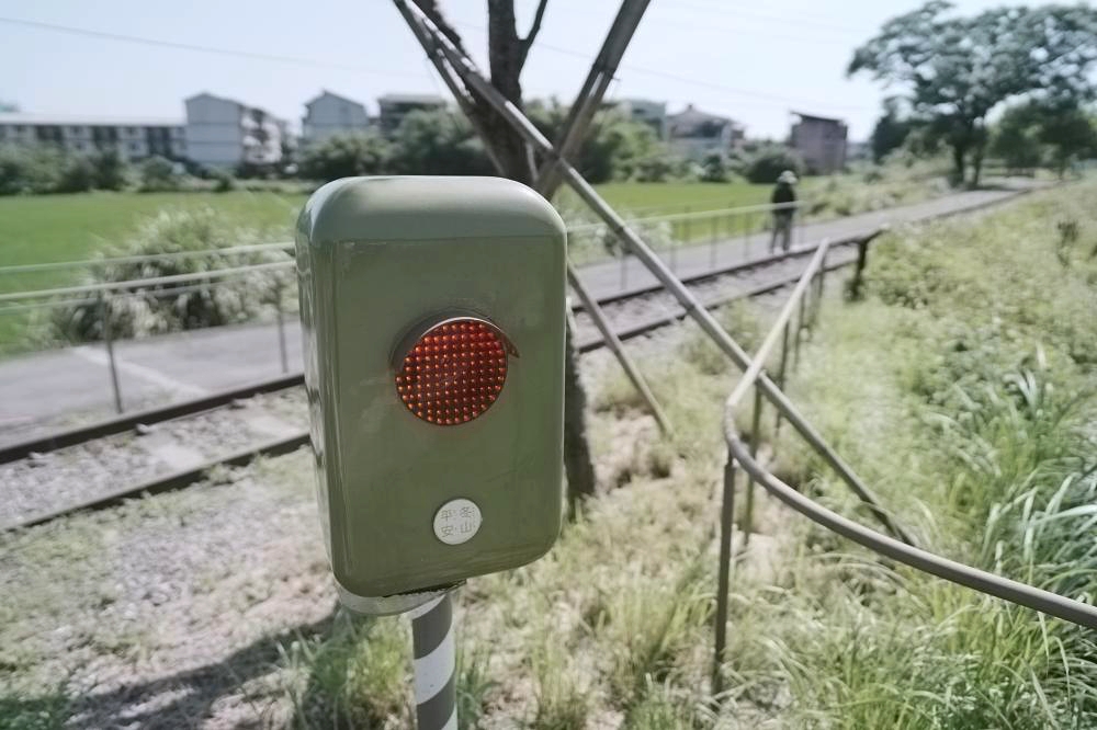 【潤泰水泥鐵道】 真的免門票！宜蘭冬山 1.4km 秘境手搖車體驗，景色美到不可思議 @捲捲頭 ♡ 品味生活