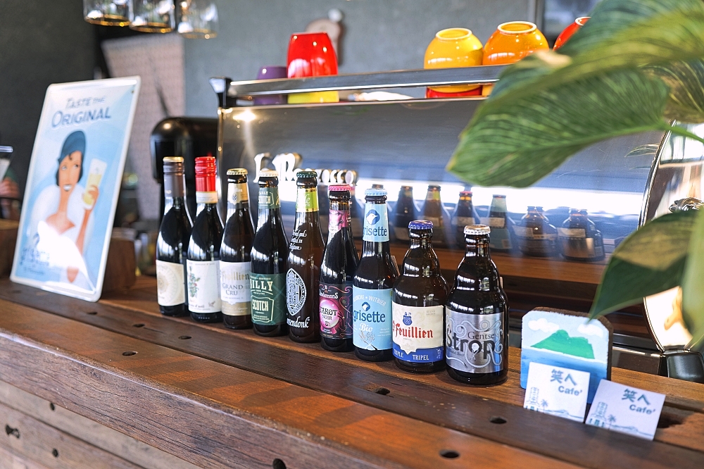 【2026宜蘭景點】 笑ㄟCaf&eacute;頭城店：太平洋就在面前，羅馬披薩與八角樓一次收藏 @捲捲頭 ♡ 品味生活