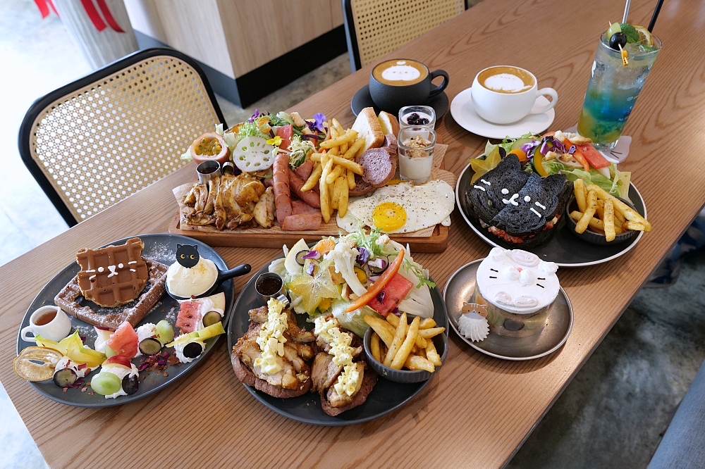 【宜蘭下午茶】 萬記商行路口店：宜蘭大學旁新開幕，超親人貓咪陪你喝咖啡 @捲捲頭 ♡ 品味生活