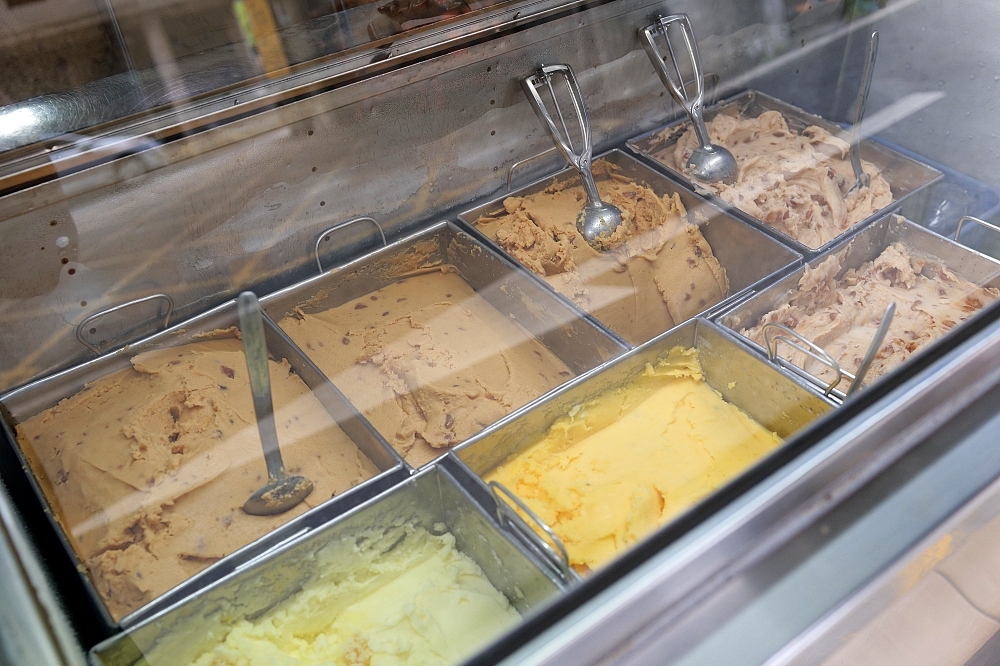 【1963冰品鐵支路腳】開在平交道旁的傳奇冰店，兩大球花生花豆冰太狂！ @捲捲頭 ♡ 品味生活