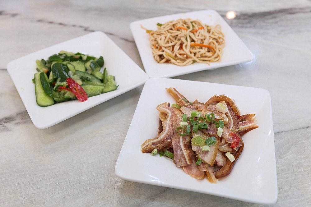 無名牛肉麵礁溪總店｜宜蘭老字號回歸，大塊紅燒牛肉麵真實評價、菜單資訊 @捲捲頭 ♡ 品味生活