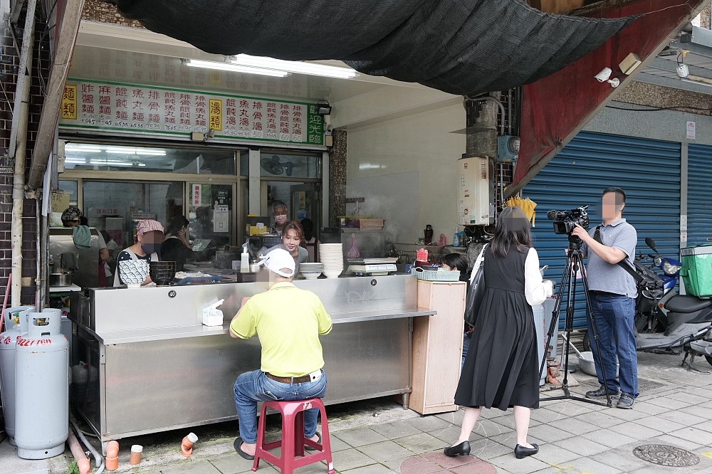 【湯城麵食】宜蘭在地人不想說的秘密！炸醬麵搭「仙女小姊姊」太驚人 @捲捲頭 ♡ 品味生活