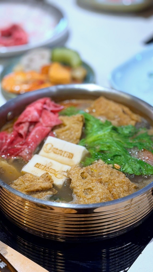 嗑肉石鍋-羅東純精店｜超狂800克肉肉瀑布，法鬥牛奶鍋萌翻全場！ @捲捲頭 ♡ 品味生活
