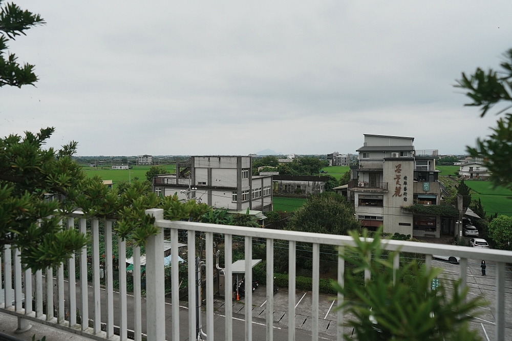 【日光山茶屋】 礁溪交流道旁 5 分鐘！純白茶屋看龜山島、享慢活下午茶 @捲捲頭 ♡ 品味生活