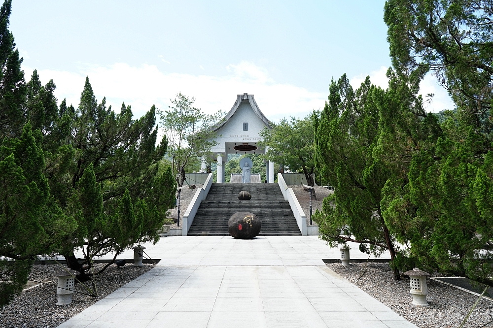 宜蘭東林寺｜比北后寺更安靜？冬山隱藏版鏡像大殿美翻了！ @捲捲頭 ♡ 品味生活