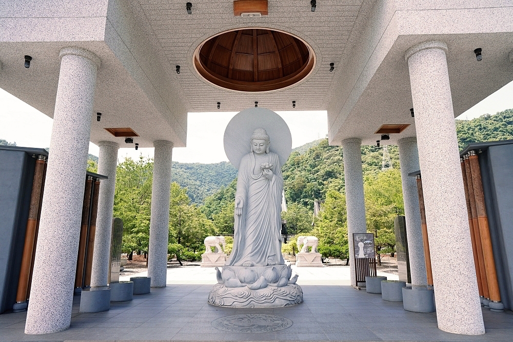 宜蘭東林寺｜比北后寺更安靜？冬山隱藏版鏡像大殿美翻了！ @捲捲頭 ♡ 品味生活