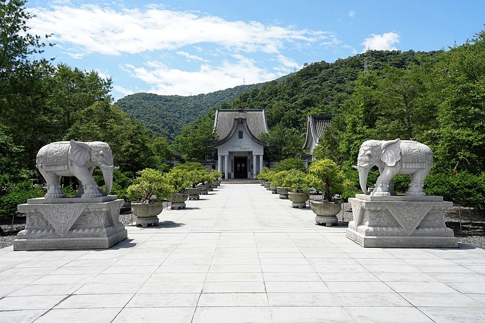 宜蘭東林寺｜比北后寺更安靜？冬山隱藏版鏡像大殿美翻了！ @捲捲頭 ♡ 品味生活