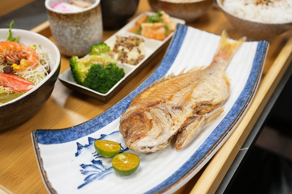 【光鮮生活美食館】必點櫻桃鴨烤鴨套餐、軟嫩豬肋排，高CP值聚餐首選 @捲捲頭 ♡ 品味生活